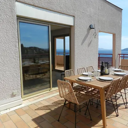 Climatise Avec Piscine, Terrasse Et Parking, - Fr-1-251-775 *