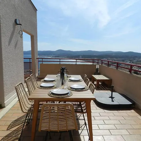 Climatise Avec Piscine, Terrasse Et Parking, - Fr-1-251-775 *